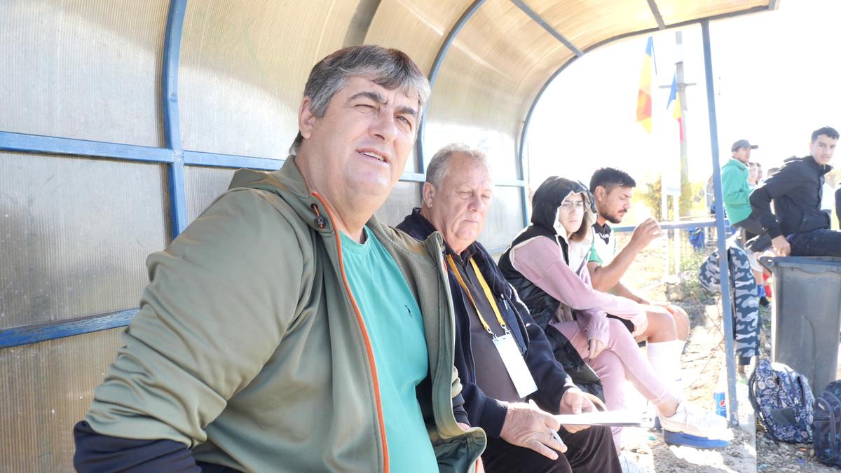 Fotbal la Lungulețu printre tone de varză! »„Am chemat «Uberul» ca să nu vin prin noroaie. Trage-i frâna de mână la cal”