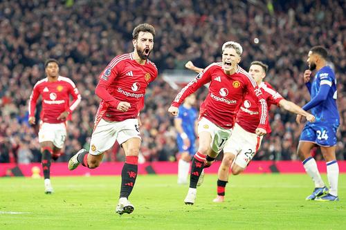 Bucuria jucătorilor lui Manchester United după golul înscris cu Chelsea // foto: Guliver/gettyimages