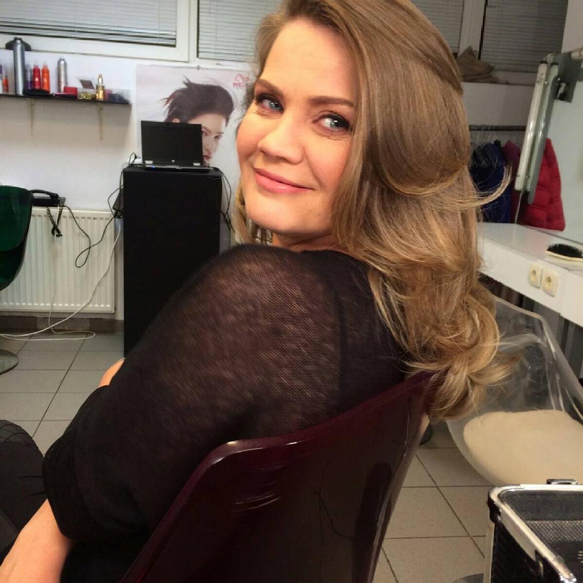 Ioana Cosma, două momente antologice la TV: „M-am dat jos de pe scaun live, MM era în studio...” + Personajul celebru care i-a provocat o criză de râs: „Îmi curgea rimelul!”