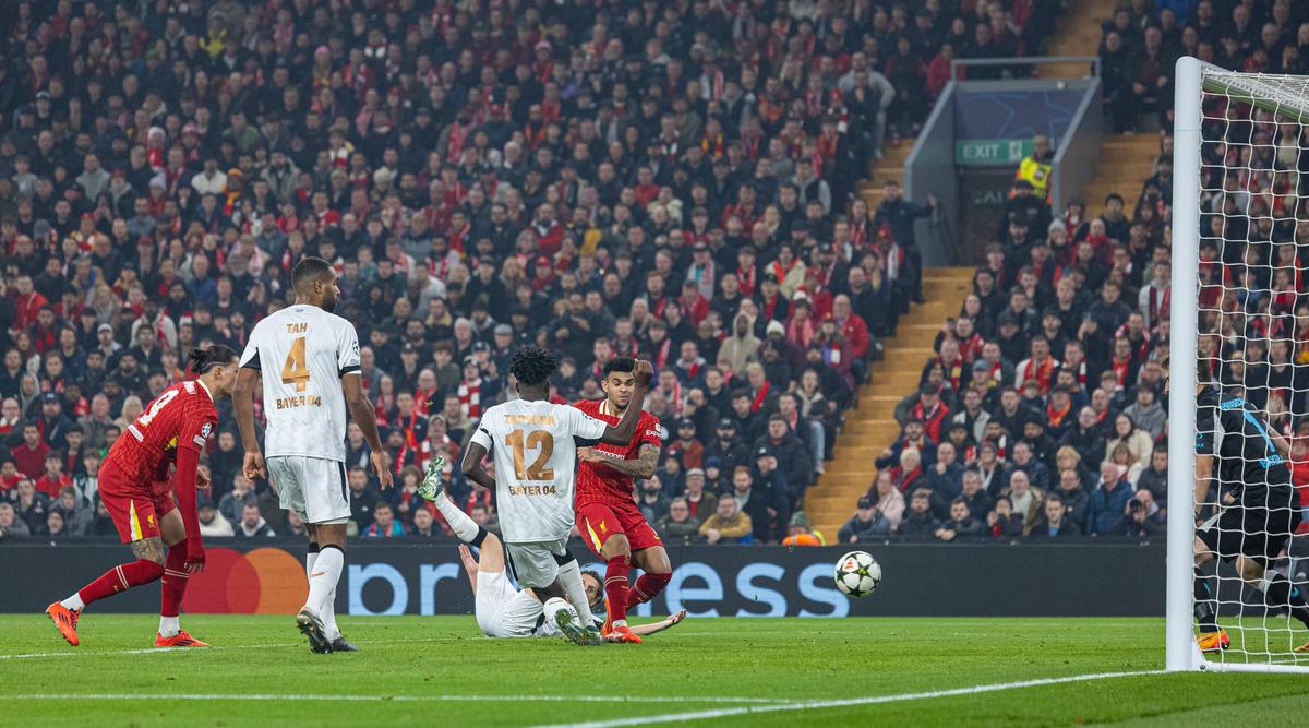 Liverpool - Bayer Leverkusen: echipa lui Arne Slot s-a transformat după pauză și a „demolat-o” pe campioana Germaniei