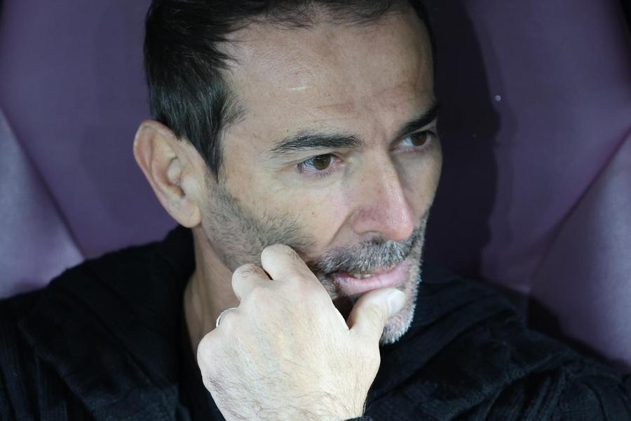Marius Măldărășanu, pe bancă la Rapid - Hermannstadt 1-0 / Foto: Ionuț Iordache GSP Scandal IMENS în vestiar înainte de Rapid - Hermannstadt » A sărit la antrenor: „Îți bați joc de mine?!”