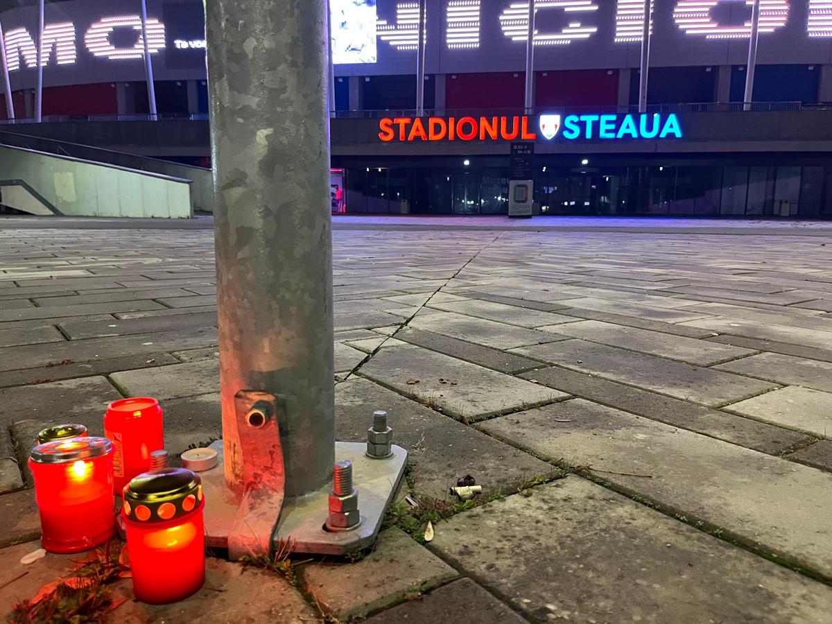 Fanii Stelei s-au strâns în Ghencea pentru a-l omagia pe marele Emeric Ienei » Imagini emoționante și de la Oradea