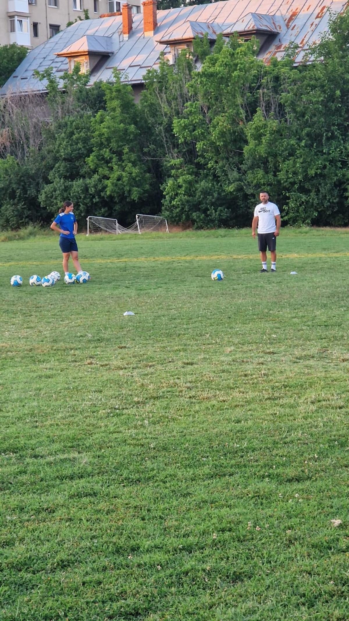 Taifunul Sonia » Are doar 12 ani, dar joacă la U19! Jucătoarea-fenomen pe care o are Rapid în curte: „Stâng, drept, are TOTUL!”