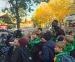 Jucătorii celor de la Basel vin la antrenament pe bicicletă + asaltați de copii pe trecerea de pietoni
