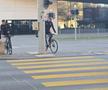 Jucătorii celor de la Basel vin la antrenament pe bicicletă + asaltați de copii pe trecerea de pietoni