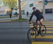 Jucătorii celor de la Basel vin la antrenament pe bicicletă + asaltați de copii pe trecerea de pietoni