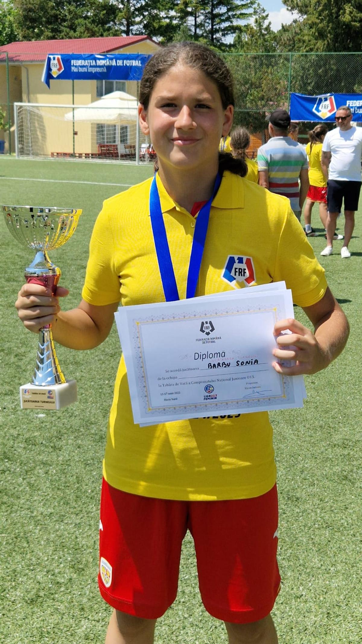 Taifunul Sonia » Are doar 12 ani, dar joacă la U19! Jucătoarea-fenomen pe care o are Rapid în curte: „Stâng, drept, are TOTUL!”