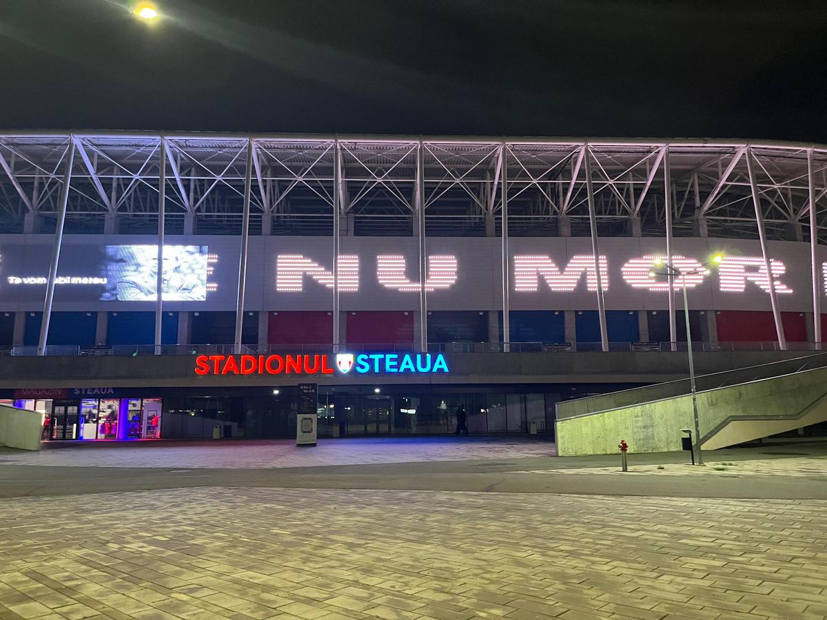 Fanii Stelei s-au strâns în Ghencea pentru a-l omagia pe marele Emeric Ienei » Imagini emoționante și de la Oradea