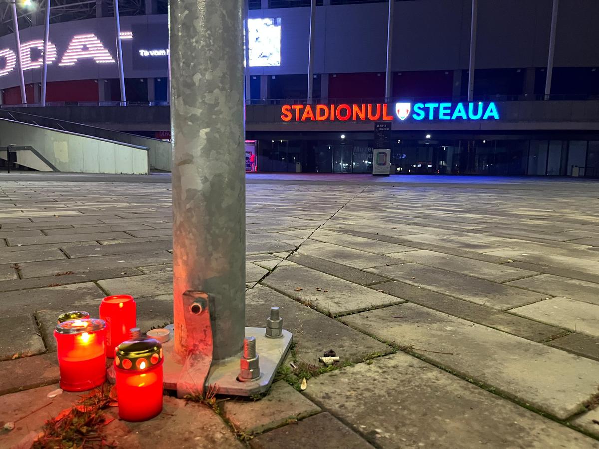 Fanii Stelei s-au strâns în Ghencea pentru a-l omagia pe marele Emeric Ienei » Imagini emoționante și de la Oradea