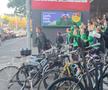 Jucătorii celor de la Basel vin la antrenament pe bicicletă + asaltați de copii pe trecerea de pietoni