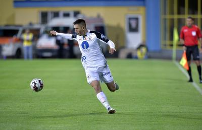 FCSB - GAZ METAN // Mihai Velisar s-a tăiat în gresie! Accidentul stupid din cauza căruia unul dintre cel mai buni fotbaliști ar putea rata meciul