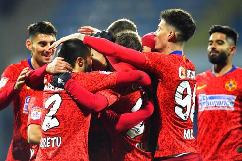 FCSB se orientează din nou spre Academica Clinceni și-i curtează pe bulgari: Georgi Pashov (30 de ani) - fundaș dreapta și Tsvetelin Chunchukov (25) - atacant. Ambii sunt sub contract, nu pot fi luați gratis.