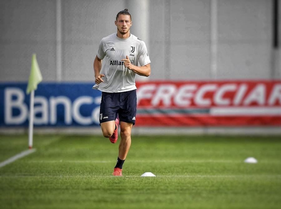 EXCLUSIV. FCSB n-a crezut în Radu Drăgușin: „Am 3 mai buni decât el!” » Portretul românului de la Juventus: „E bombă!”
