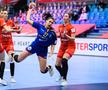 FOTO Cristina Neagu, hărțuită în prima repriză a meciului România - Polonia! Imaginea incredibilă care arată de ce nu a dat randament