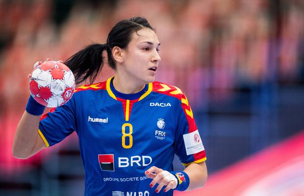 VIDEO Cristina Neagu bate recorduri și când joacă prost! Aruncarea cu care i-a lăsat mască pe toți