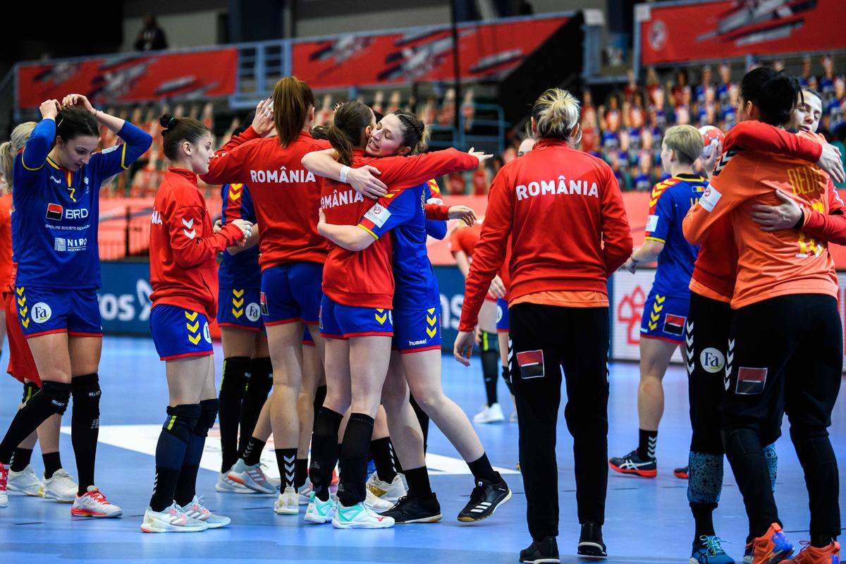 România - Polonia 28-24. VIDEO + FOTO Repriză MAGICĂ a „tricolorelor”! România s-a calificat în faza grupelor principale