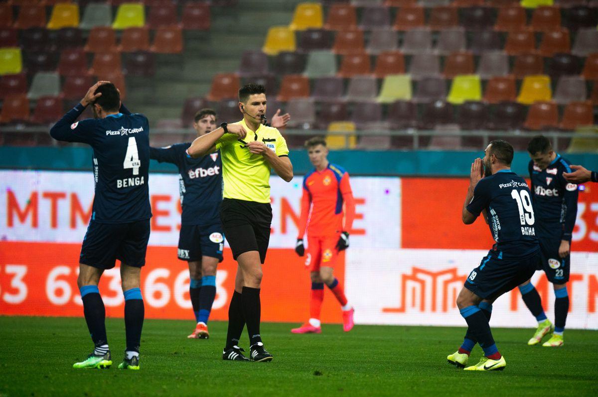FCSB - UTA 2-1 » Împinsă de la spate de arbitri, FCSB câștigă toate cele 3 puncte