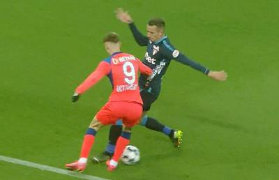 Arbitraj penibil pro-FCSB: două penalty-uri INVENTATE!