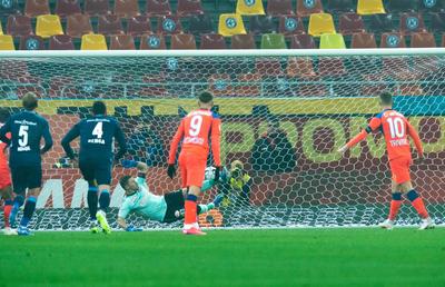Porumboiu critică arbitrajul pro-FCSB: „Cum să dai penalty, ce arbitru FIFA ești tu? Popescu zici că e un copac care a fost secerat!”