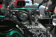 Momentul care l-a făcut pe Hamilton să înjure pe comunicarea radio: „Știu eu motivul pentru steagul roșu!” + L-a făcut „nebun” pe Verstappen