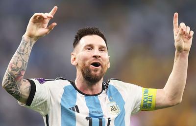12 secunde de geniu » Video viral: Messi le-a închis gura australienilor care-l întărâtau din tribune!