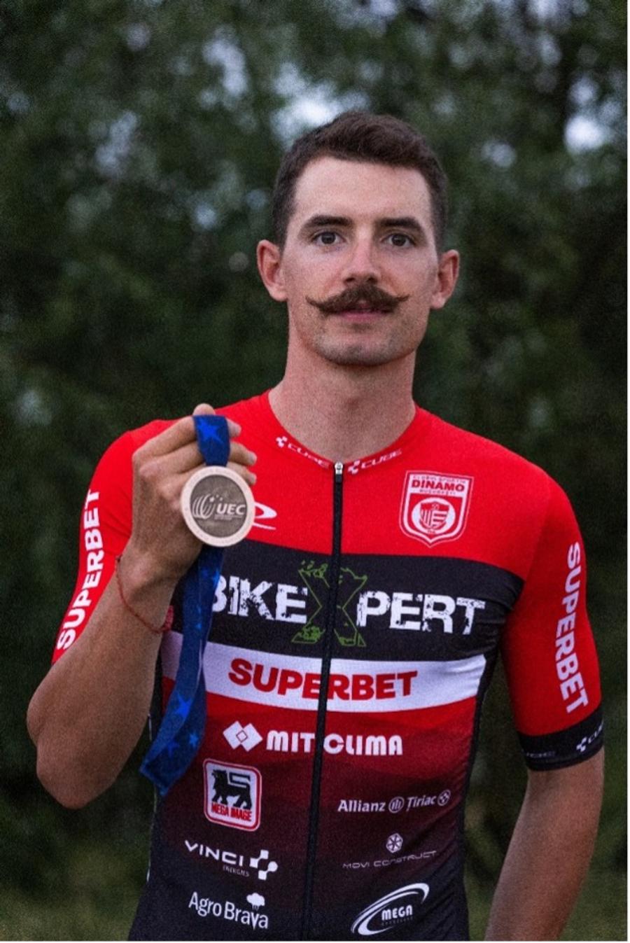 Ede Molnar dupa podiumul de la Campionatul European Sezon perfect la ciclism pentru Dinamo-BikeXpert-Superbet