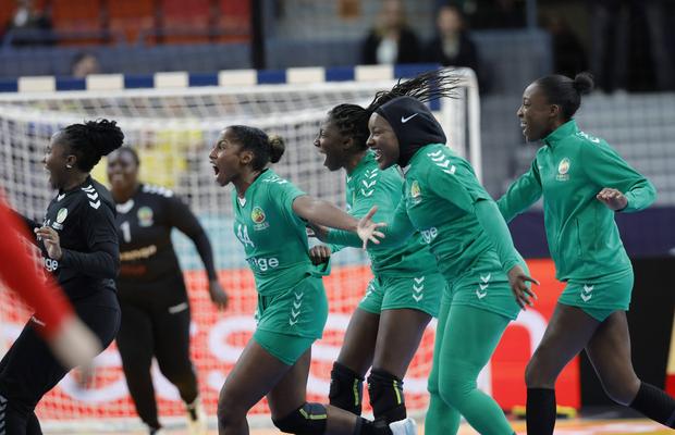 Rezultate istorice la CM de handbal feminin » Două naționale s-au calificat în premieră în grupele principale