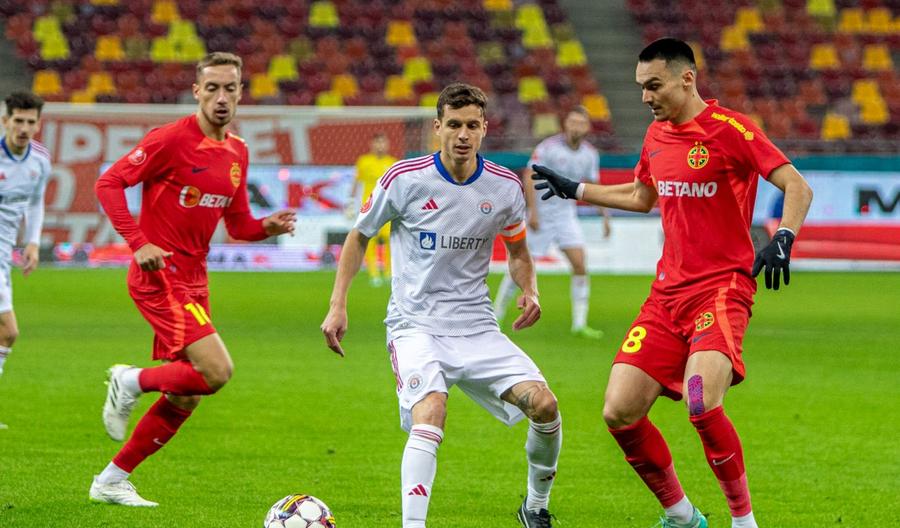 Juri Cisotti, în centru. Foto: Facebook @ SC Oțelul Galați Anghel Iordănescu propune un nume surpriză pentru lotul naționalei la Euro 2024: „Luați-l și naturalizați-l!”