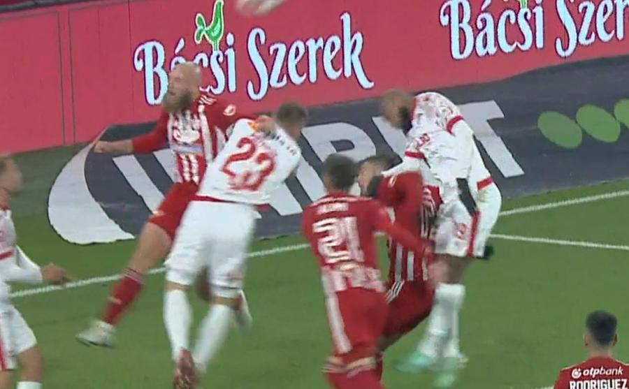 Un fost arbitru e de părere că Dinamo a fost dezavantajată în două faze decisive cu Sepsi