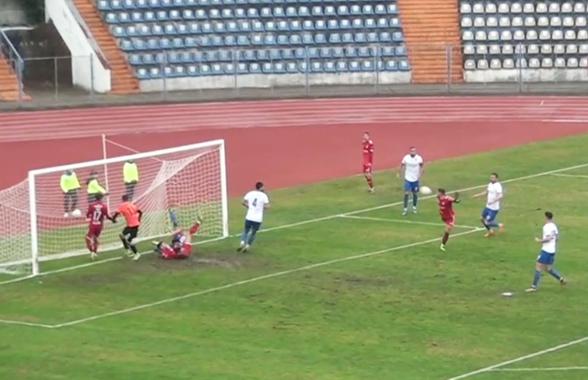 Spectacol total în meciul de Cupă: gafe incredibile, gol à la Ibrahimovic, 4 reușite în 28 de minute!