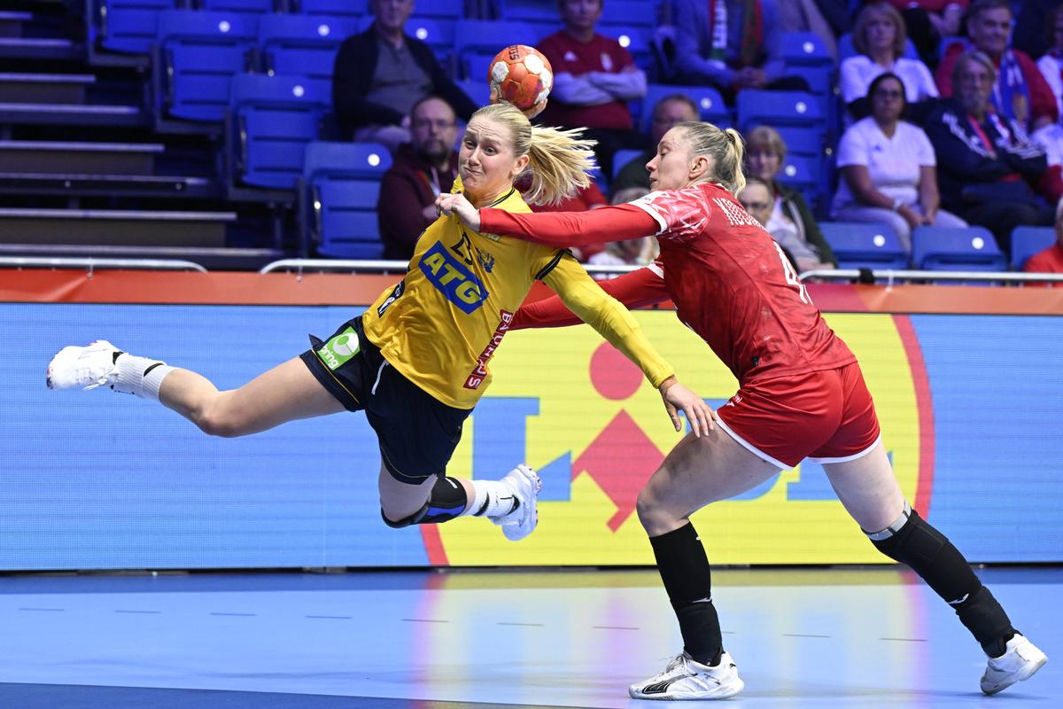 Grupa României a început cu o lecție de handbal: victorie la 8 goluri! Extrema de la Vâlcea a făcut spectacol » Clasamentul actualizat