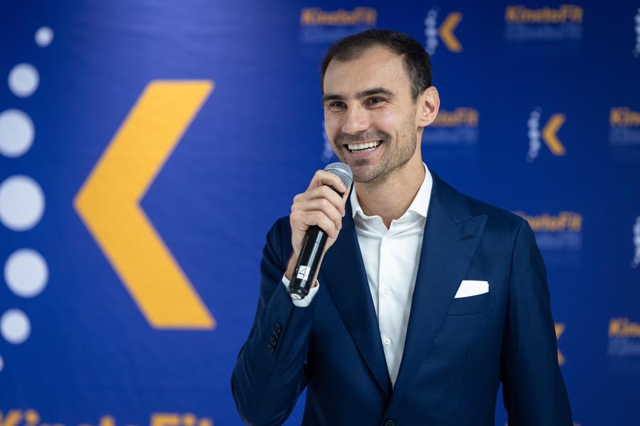 Dragoș Luscan la evenimentulk de miercuri seară David Popovici și Dan Șucu, împreună la deschiderea noii clinici a lui Dragoș Luscan