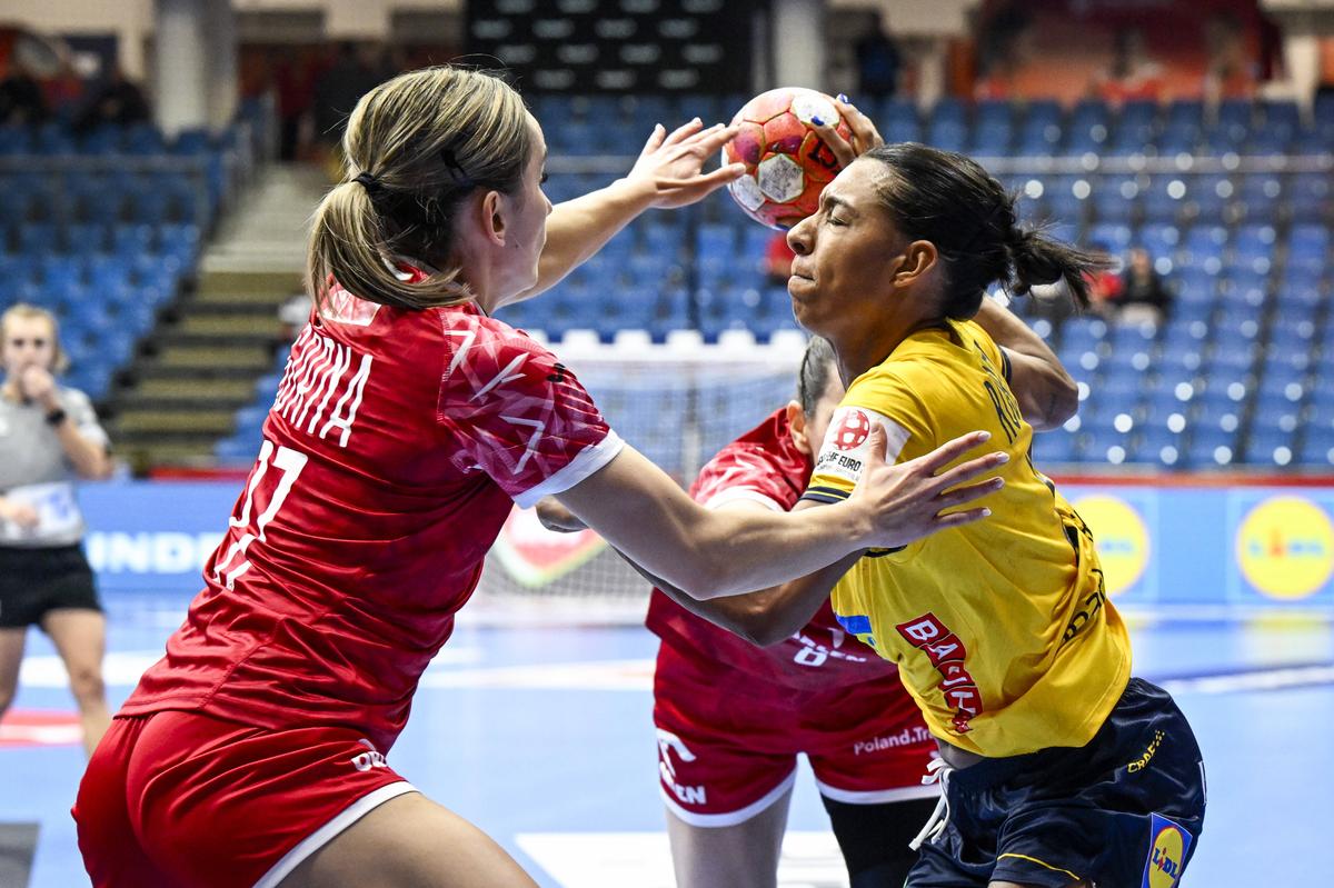 Grupa României a început cu o lecție de handbal: victorie la 8 goluri! Extrema de la Vâlcea a făcut spectacol » Clasamentul actualizat