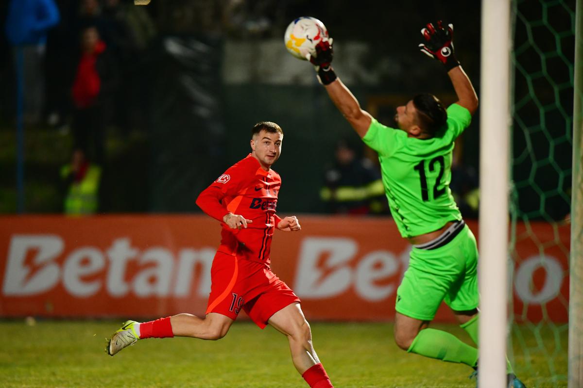 Agricola Borcea - FCSB 1-2, în Cupa României Betano » La limită: rezervelor campioanei nu le-a fost ușor în Călărași. Burlacu a intrat în istoria comunei