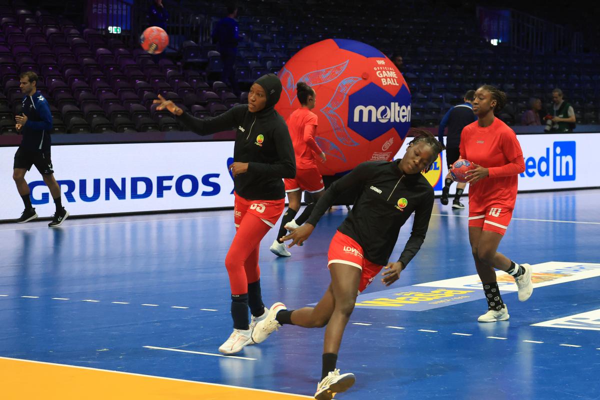 România s-a distrat cu Senegal, scor 37-17, și rămâne în obiectiv la Campionatul Mondial! Ce urmează
