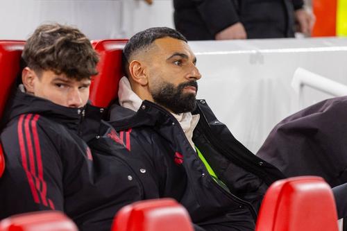Mohamed Salah, abătut, pe bancă / Foto: Imago