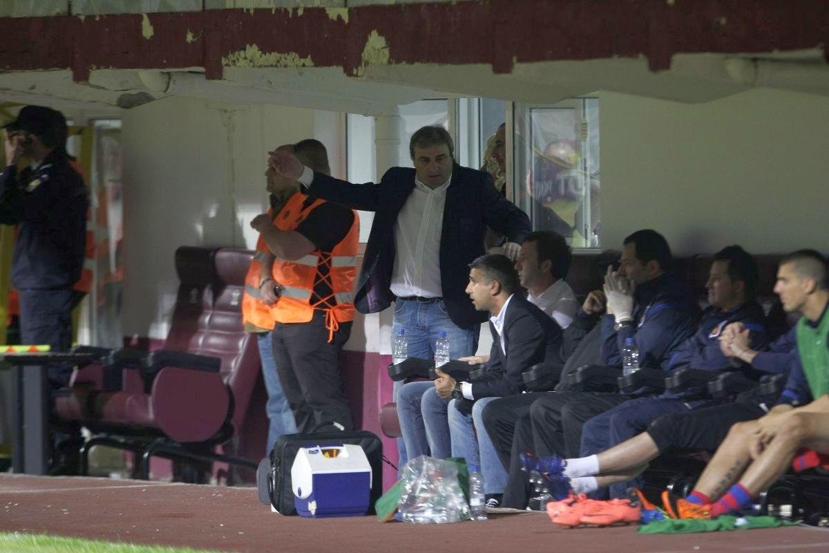 Stoichiță a vorbit cu Becali la telefon în timpul derby-ului Rapid - Steaua 1-1 (aprilie 2012)