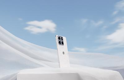 Motorola lansează noul motorola edge 70, în ediție exclusivă, în culoarea Pantone a anului 2026, accesorizată cu cristale Swarovski
