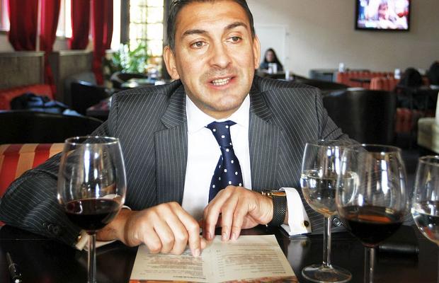 Ilie Dumitrescu la 51 de ani! 5 declarații FABULOASE: „Și când duc gunoiul am un stil al meu” + ce sfat tulburător a primit de la mama sa: „La două zile a murit”