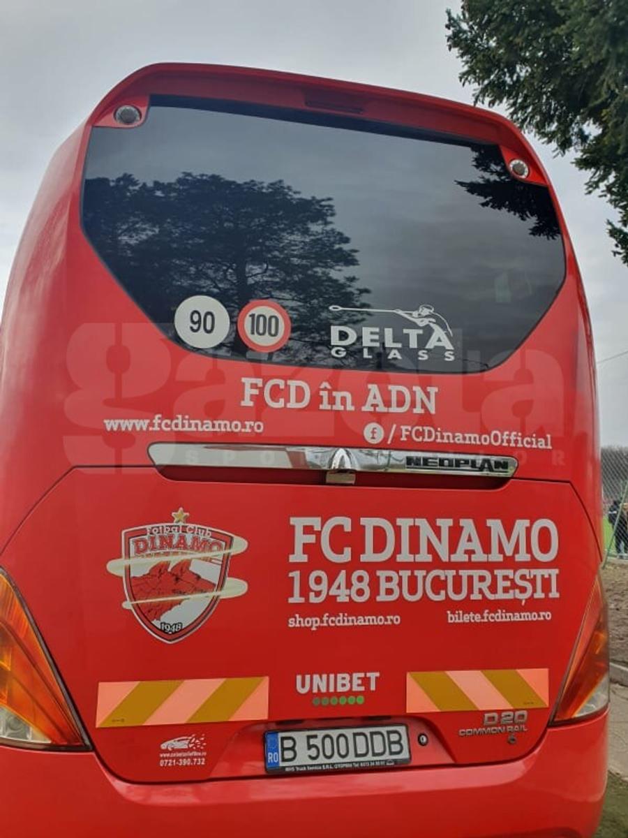DINAMO // FOTO Adio, Dan Nistor! Chipul mijlocașul, șters după transferul la Craiova » Florin Prunea face caterincă: „A bătut vântul mai tare”