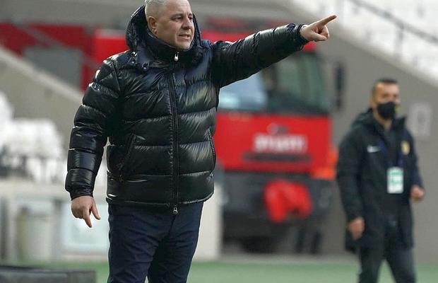 Șumudică, regretat de oficialul de la FCSB cu care s-a certat: „Primesc mesaje vocale de la el. Ar fi făcut performanță cu echipa”