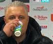 Marius Șumudică a dat pe gât un pahar cu ayran în fața jurnaliștilor turci