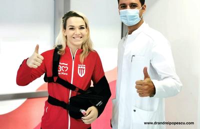 VIDEO Angela Cioca a devenit studiu de caz pentru medicii chirurgi! Joacă handbal cu umărul imobilizat