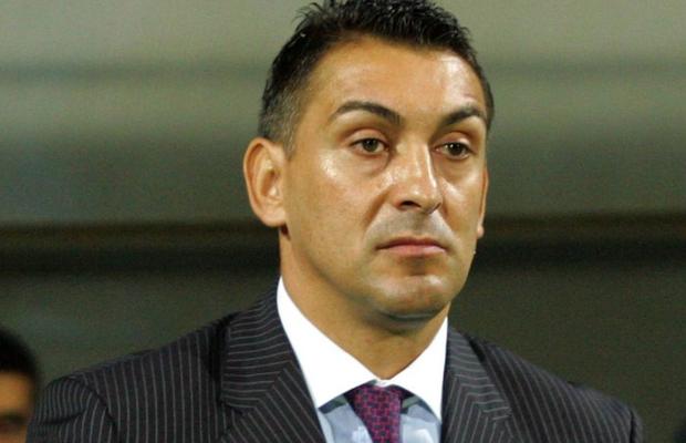 Poveste neștiută cu Ilie Dumitrescu » Scandal în vestiar: „La puta madre, ne facem de râs cu aștia!”