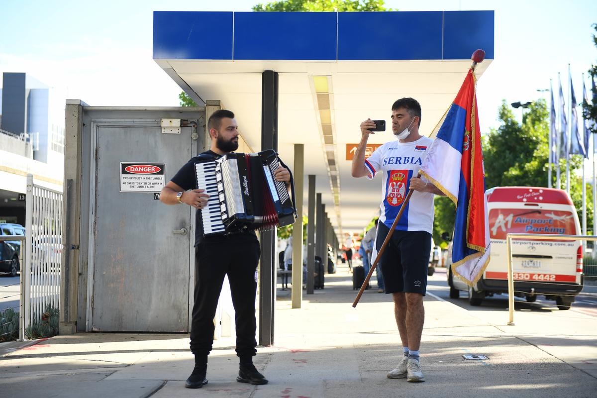 Djokovic rămâne în Australia » Prima imagine cu sârbul în hotel + când se va lua decizia privind cazul său