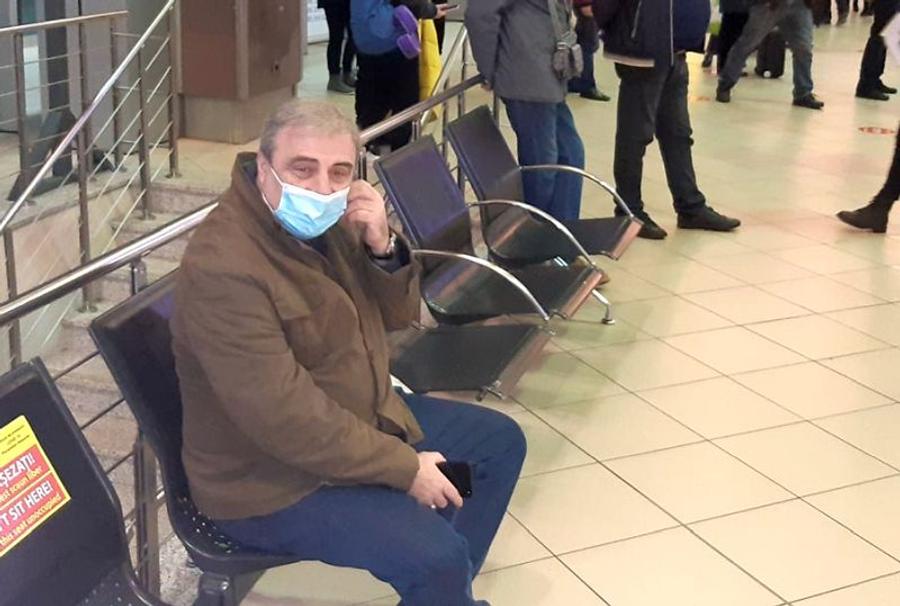 Mihai Stoichiță, așteptându-l pe aeroport pe Ladislau Boloni / FOTO: Alexandru Barbu (GSP.ro) Ladislau Boloni a ajuns în România: „99% el va fi noul selecționer!”