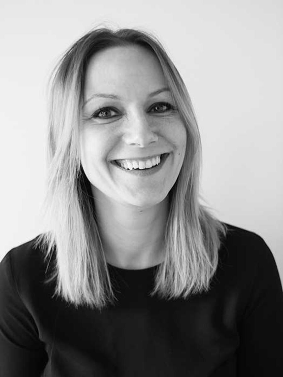 Cecilia Kurko, membră a UDMR O campanie realizată de Ministerul Sportului, condus de Eduard Novak, membru UDMR, are culorile drapelului Ungariei + firma are conexiuni cu partidul