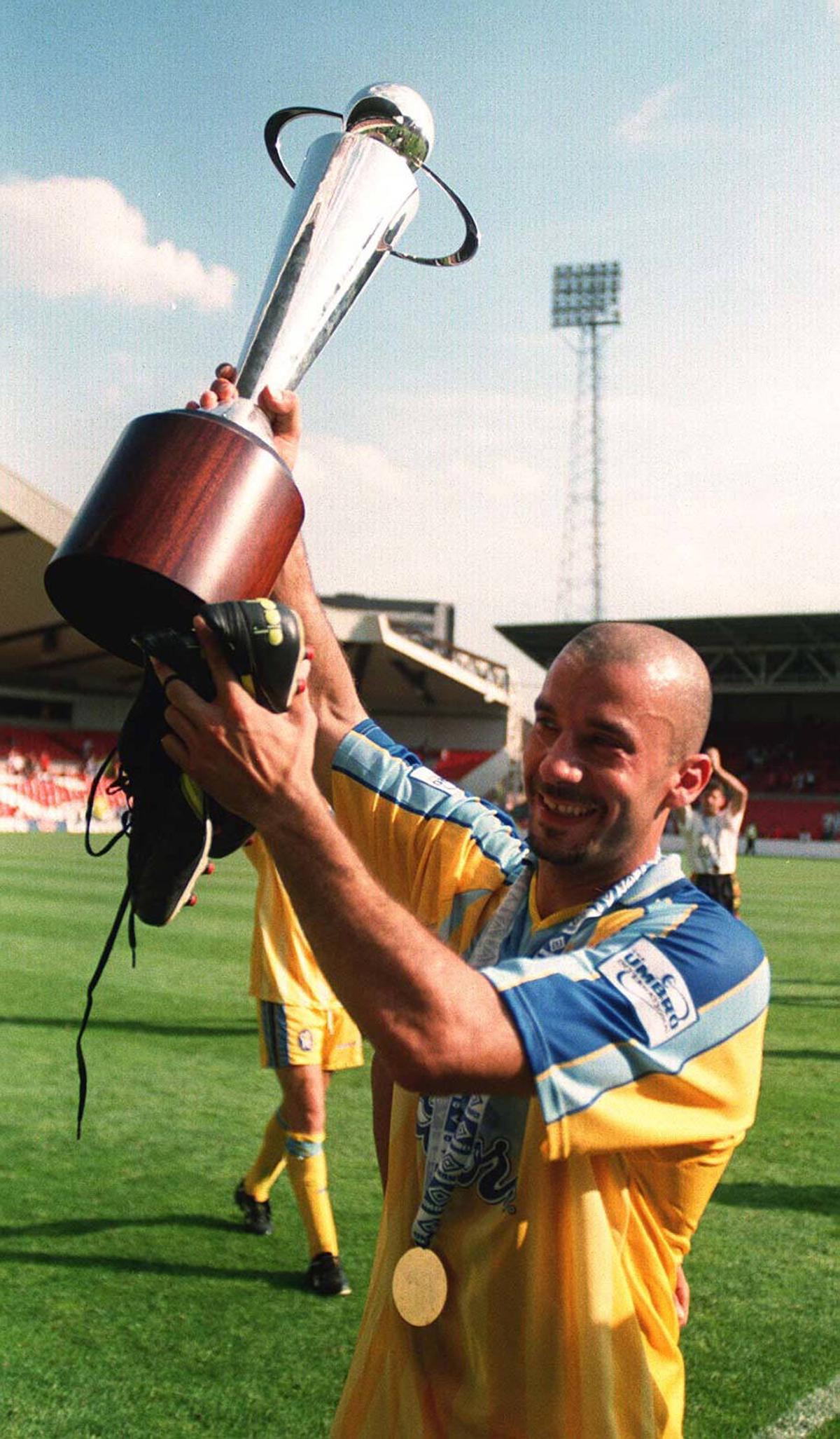 FOTO. 30 de imagini celebre din cariera lui Gianluca Vialli