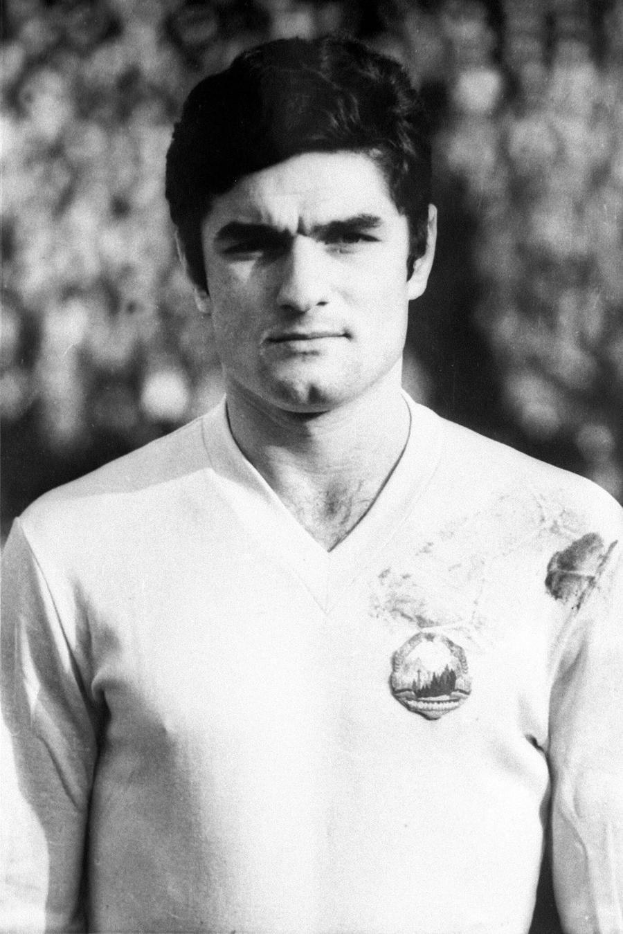 Lajos Sătmăreanu Lajos Sătmăreanu își amintește întâlnirea cu Pele, de la Mondialul din 70, și dezvăluie marele său regret: „Mi-a fost și jenă să o cumpăr, să nu zică băieții că mă dau mare. Acum îmi pare rău”