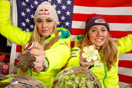 Lindsey Vonn și Mikaela Shiffrin la o ședință foto în 2015 FOTO Guliver/GettyImages